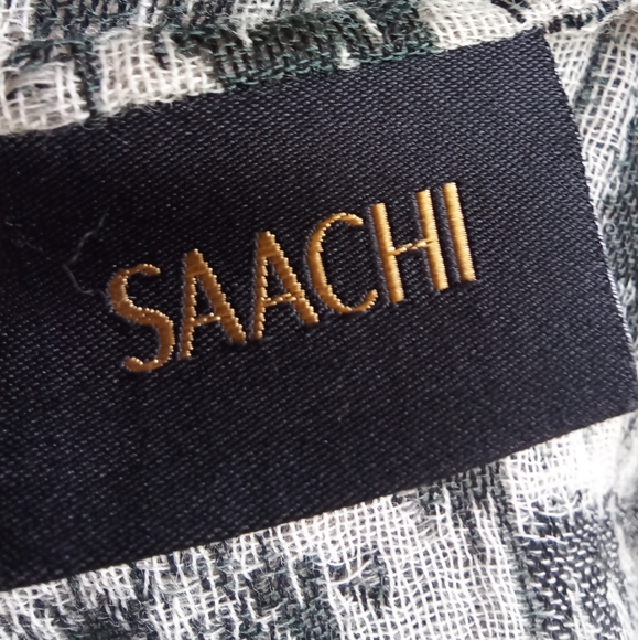 Sacchi 100% Wool Infinity Scarf. - Picture 5 of 5